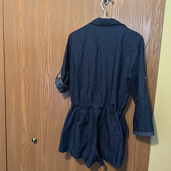 Beautiful short romper with drawstring - Picture 8 of 10